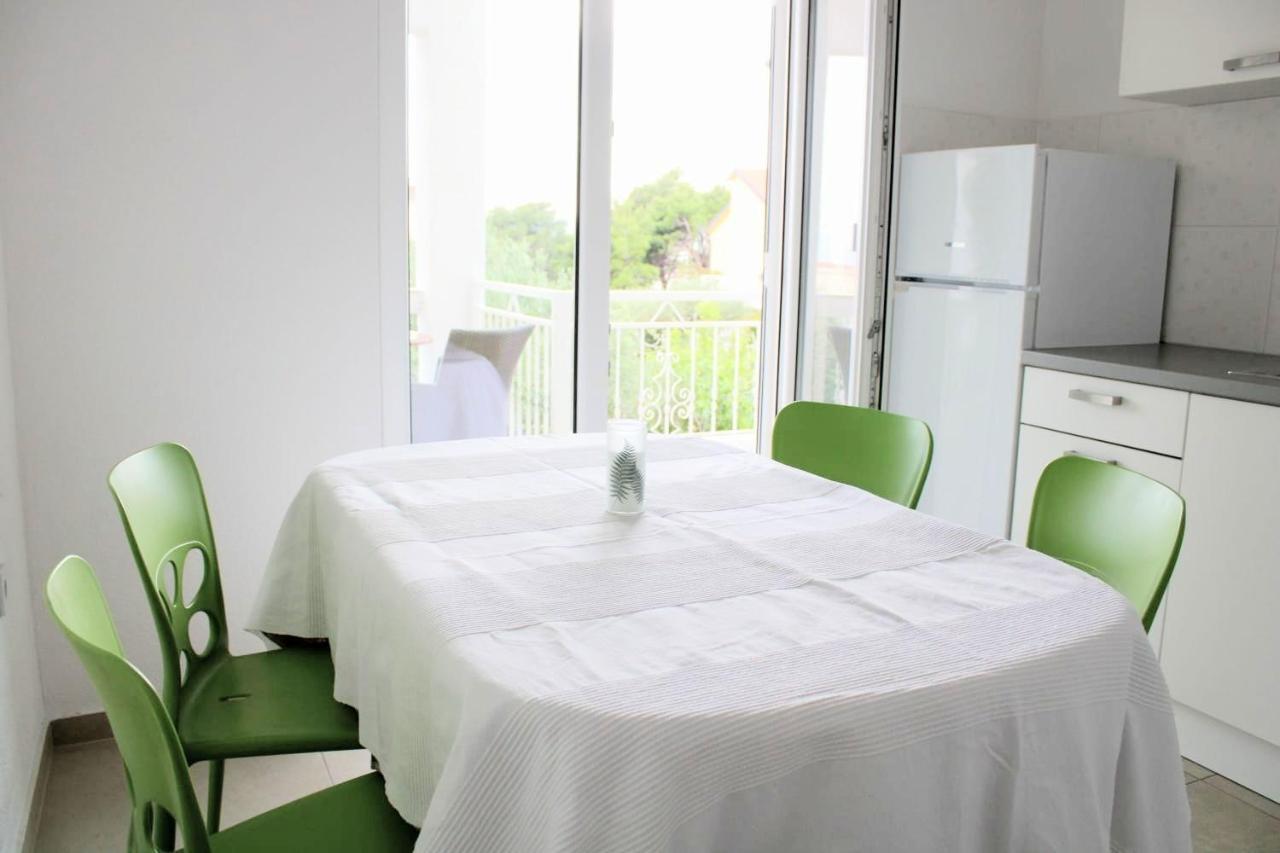 Apt White Idyll, 3 Bedrooms, 3 Bathrooms, Terrace Apt Promajna Exterior photo