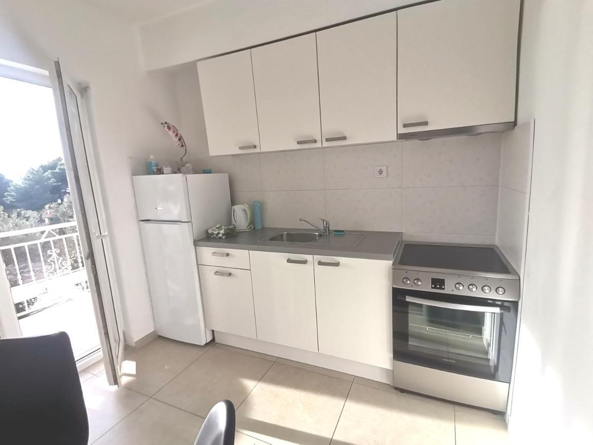 Apt White Idyll, 3 Bedrooms, 3 Bathrooms, Terrace Apt Promajna Exterior photo