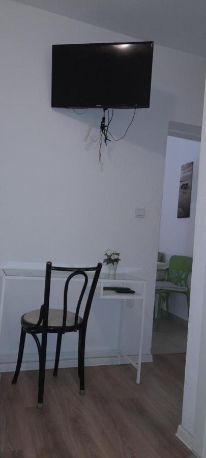 Apt White Idyll, 3 Bedrooms, 3 Bathrooms, Terrace Apt Promajna Exterior photo